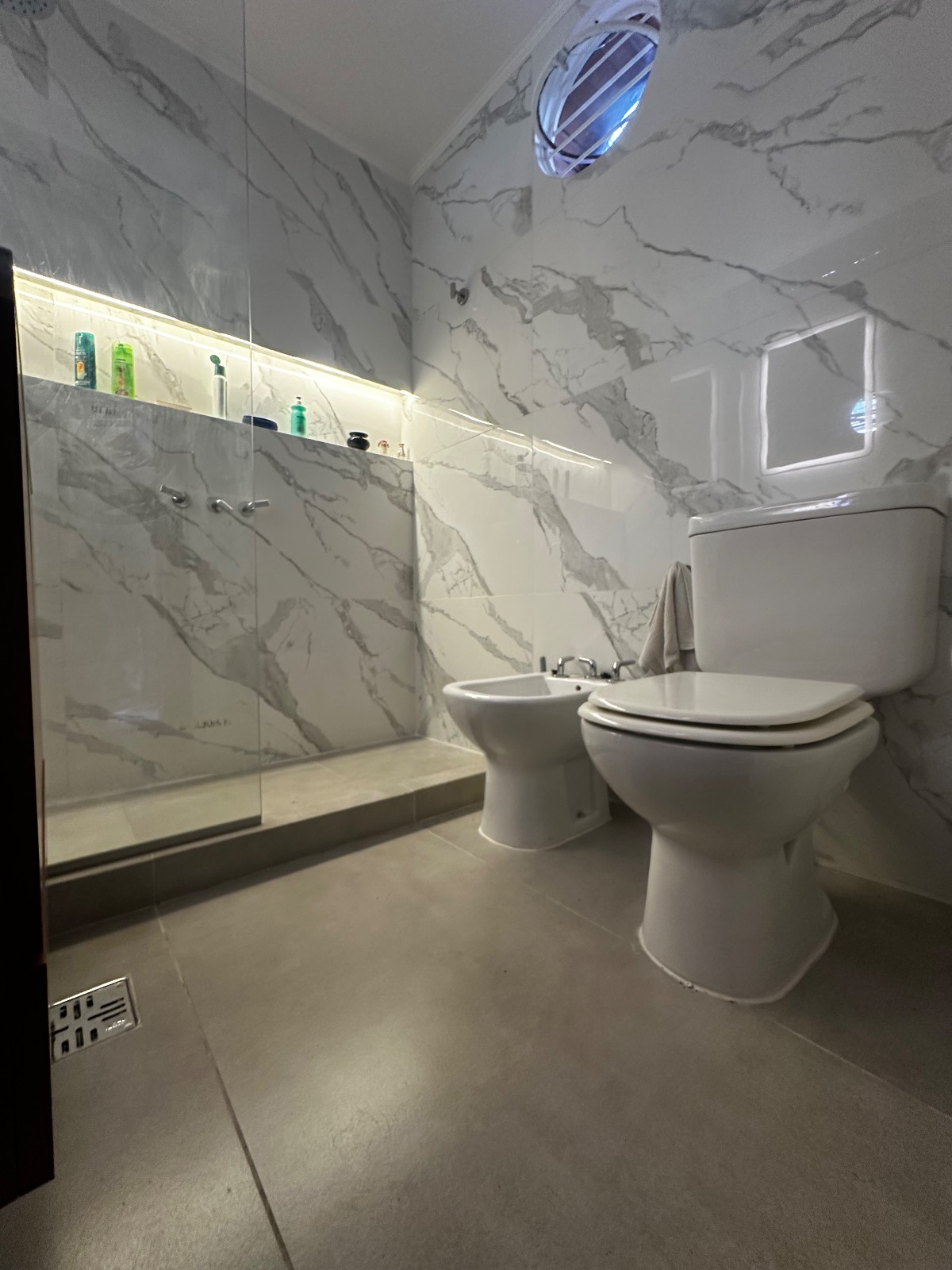 Baño Quirno — Baño en Flores (foto 10)