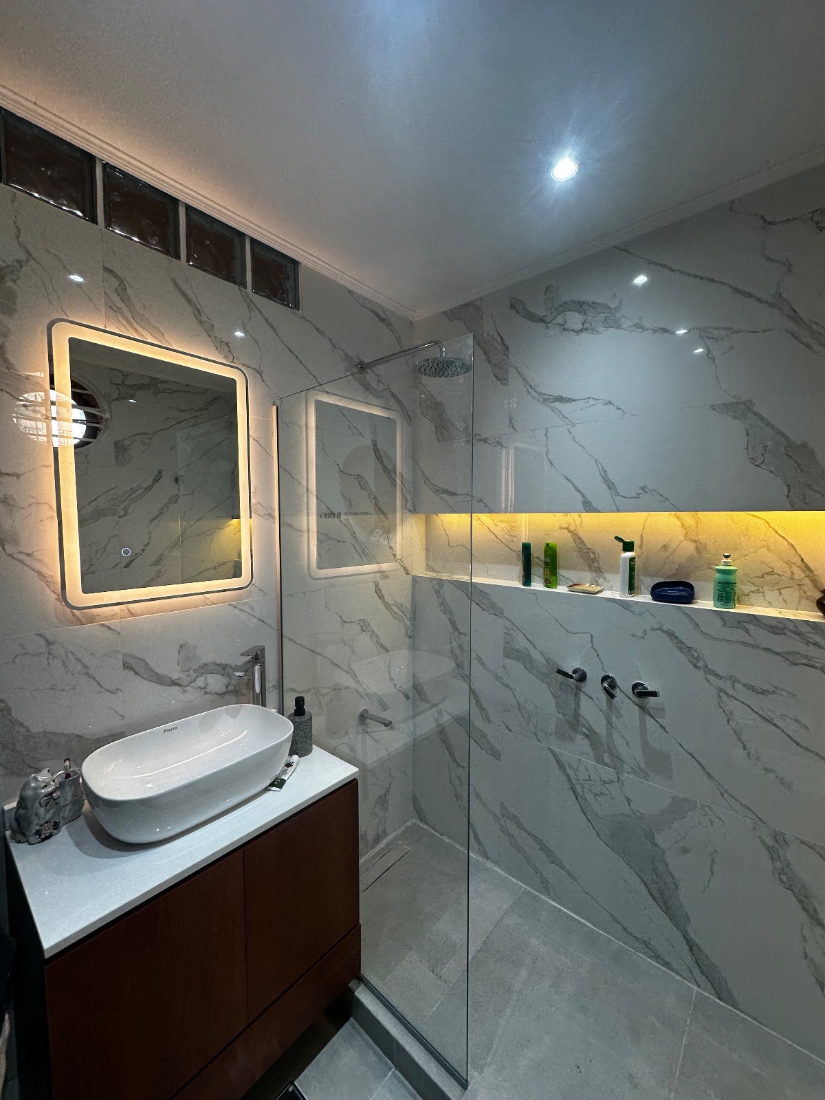Baño Quirno — Baño en Flores (foto 8)