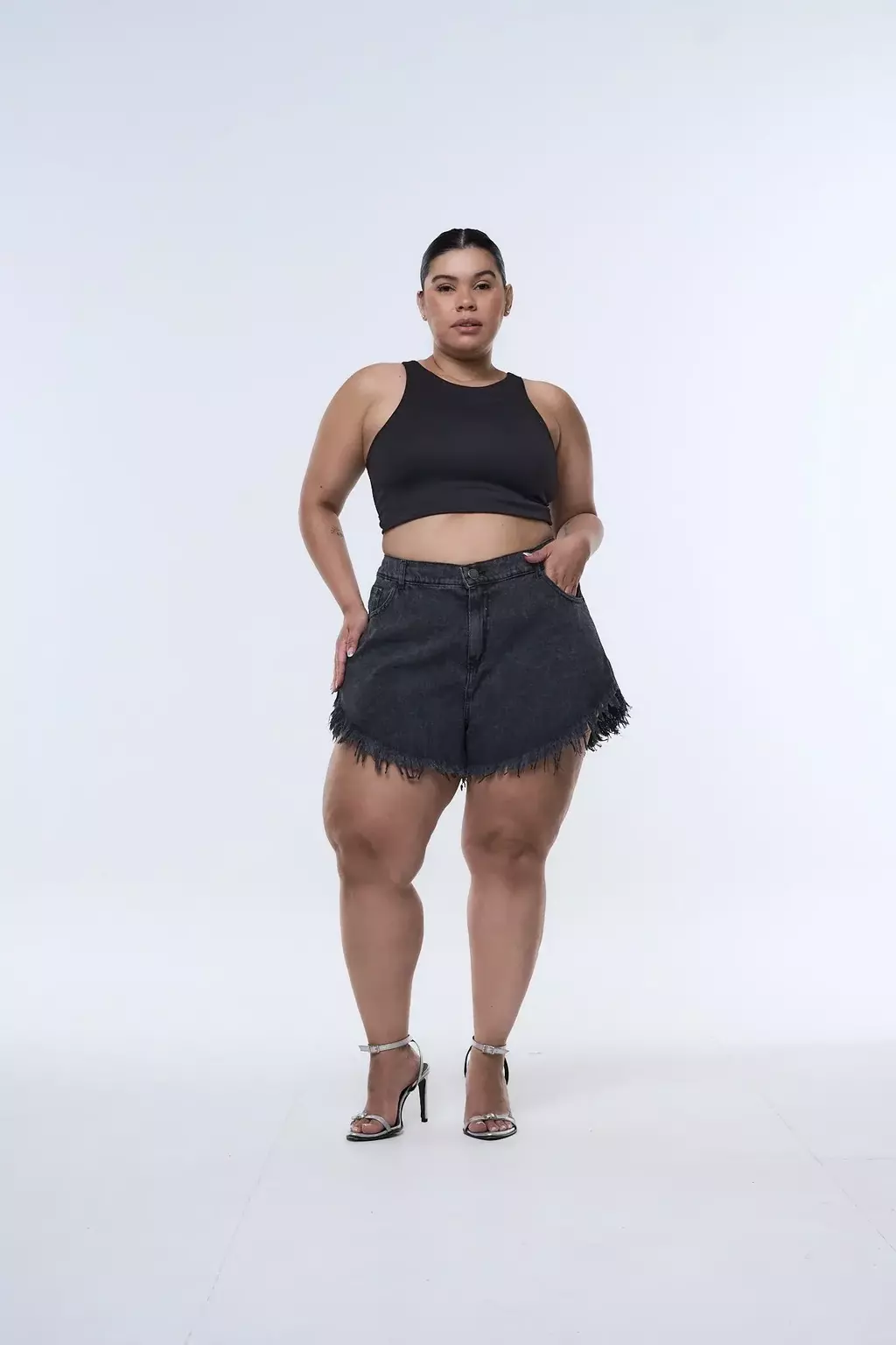 SHORT GRECONA