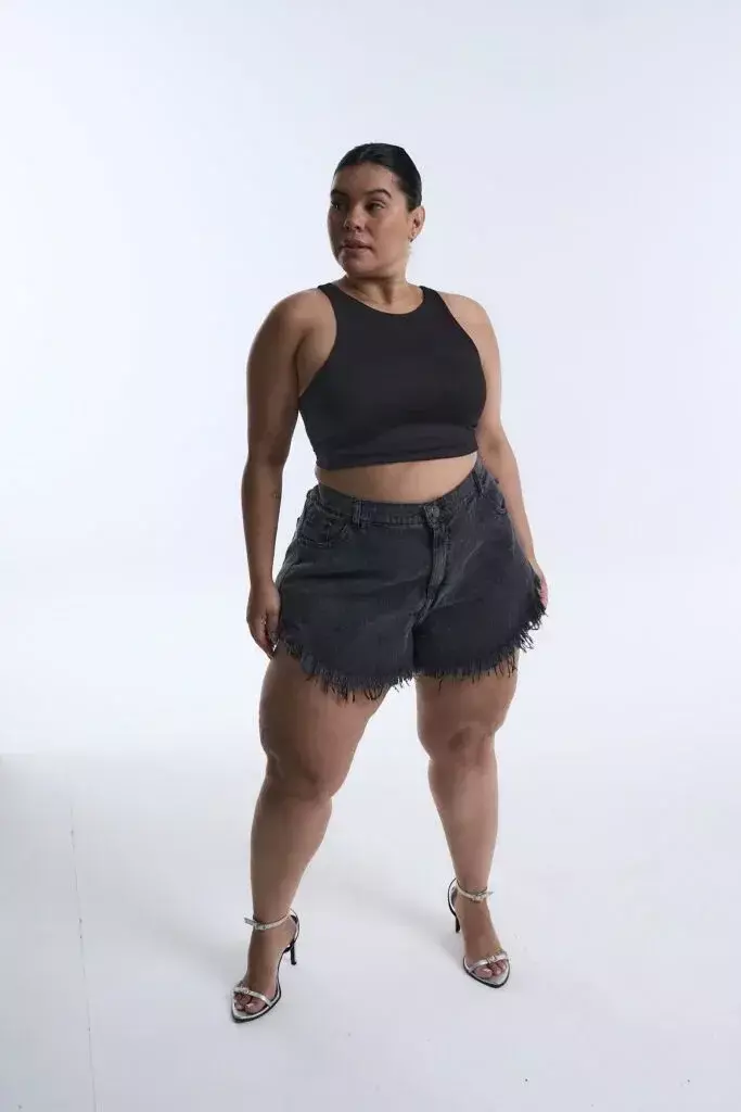 SHORT GRECONA