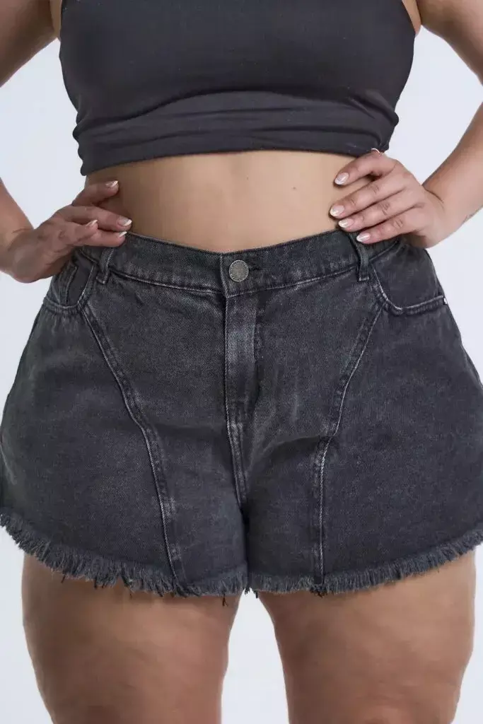 SHORT VELKARIA