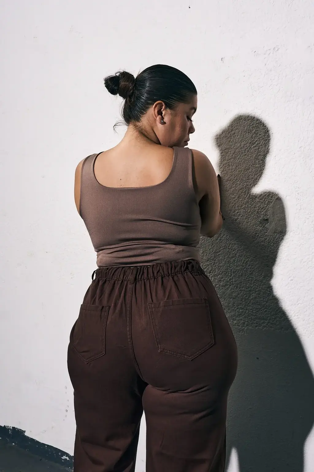 WIDELEG CHOCOLATE CINTURA